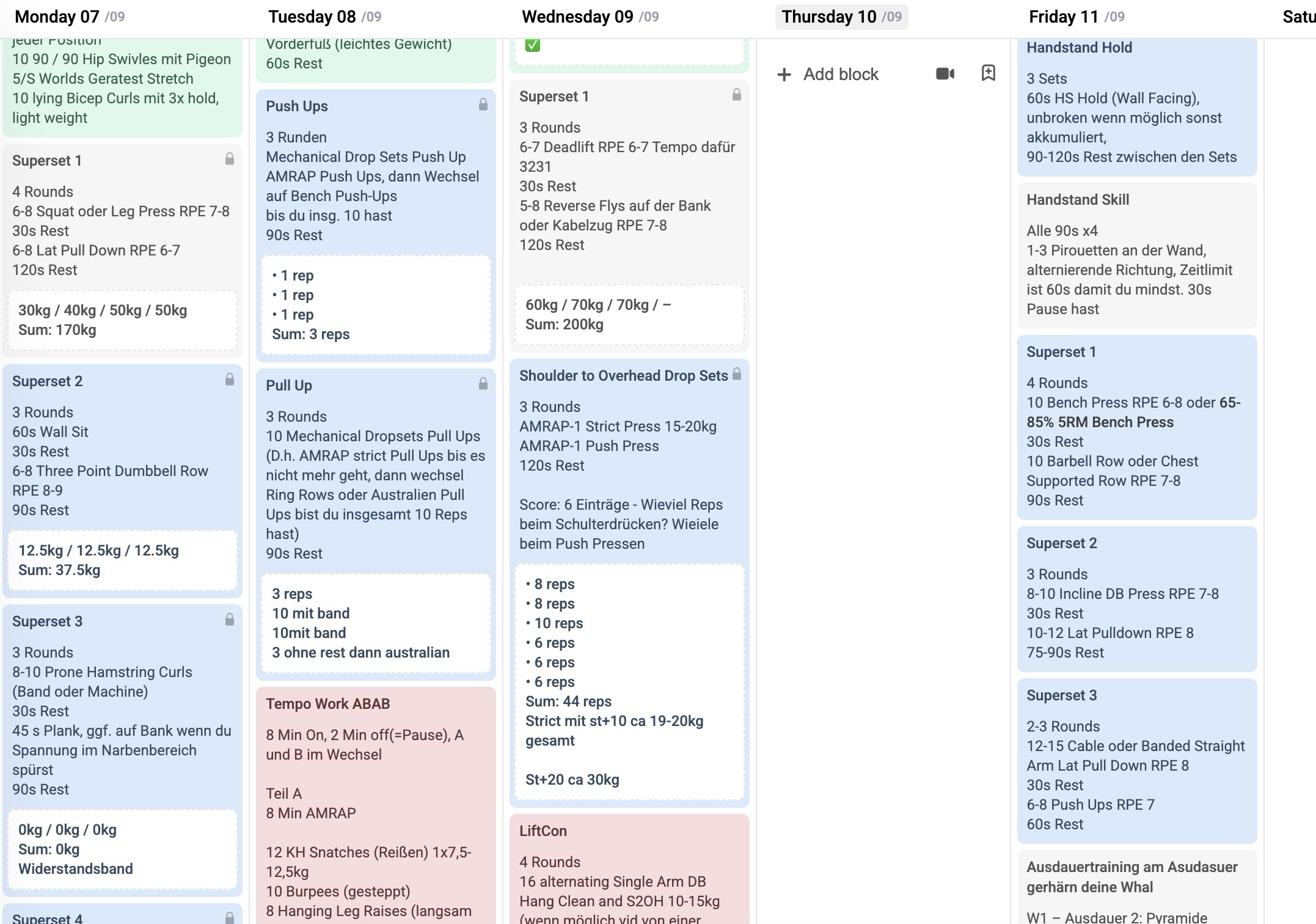 Individueller Wochenplan mit Supersätzen, Intensitäten und Gewichten